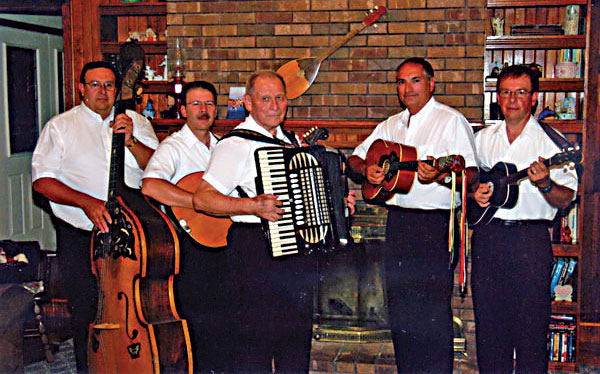Plavi-Dunav-Tamburitzans-co