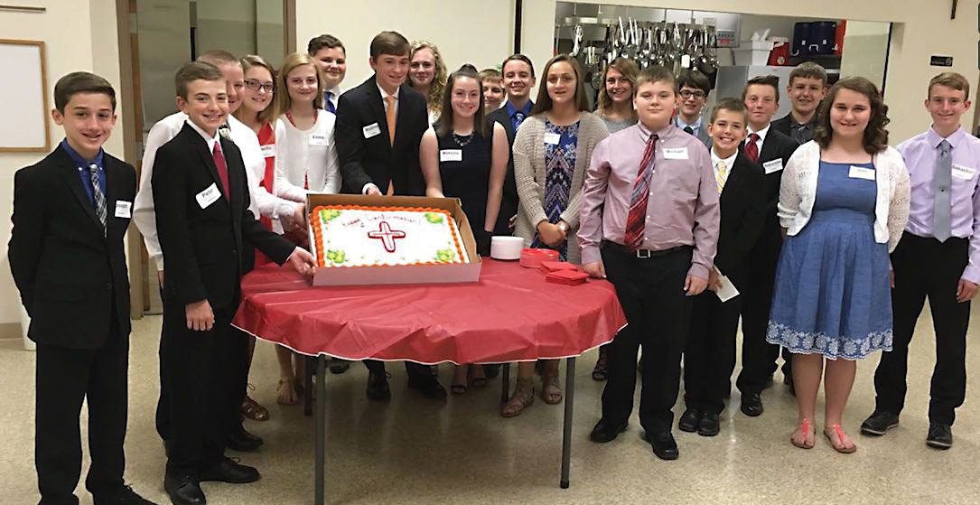 09 01 2019 Confirmation of 3 8 graders in Troy and St. Jacob celebrate with cake
